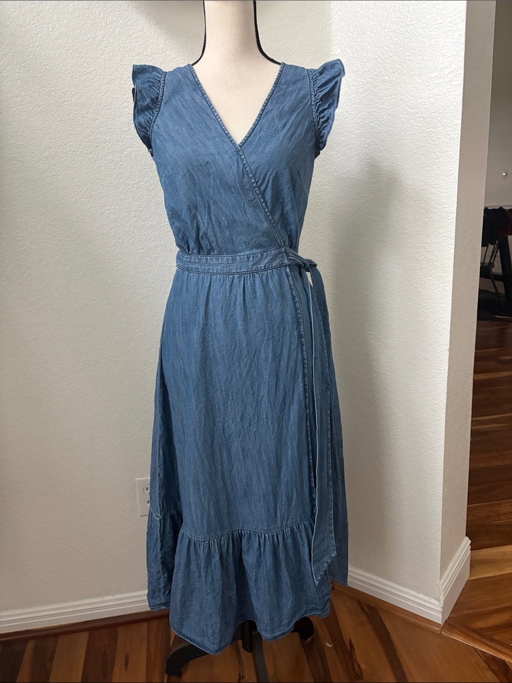 J. Crew Midi wrap dress in Denim chambray Size XS - Picture 3 of 4
